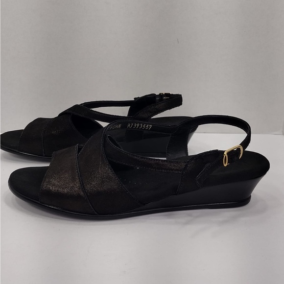 SAS Elegant Black Women's Sandals size 10.5 N pre owned Exellent condition - Picture 2 of 6